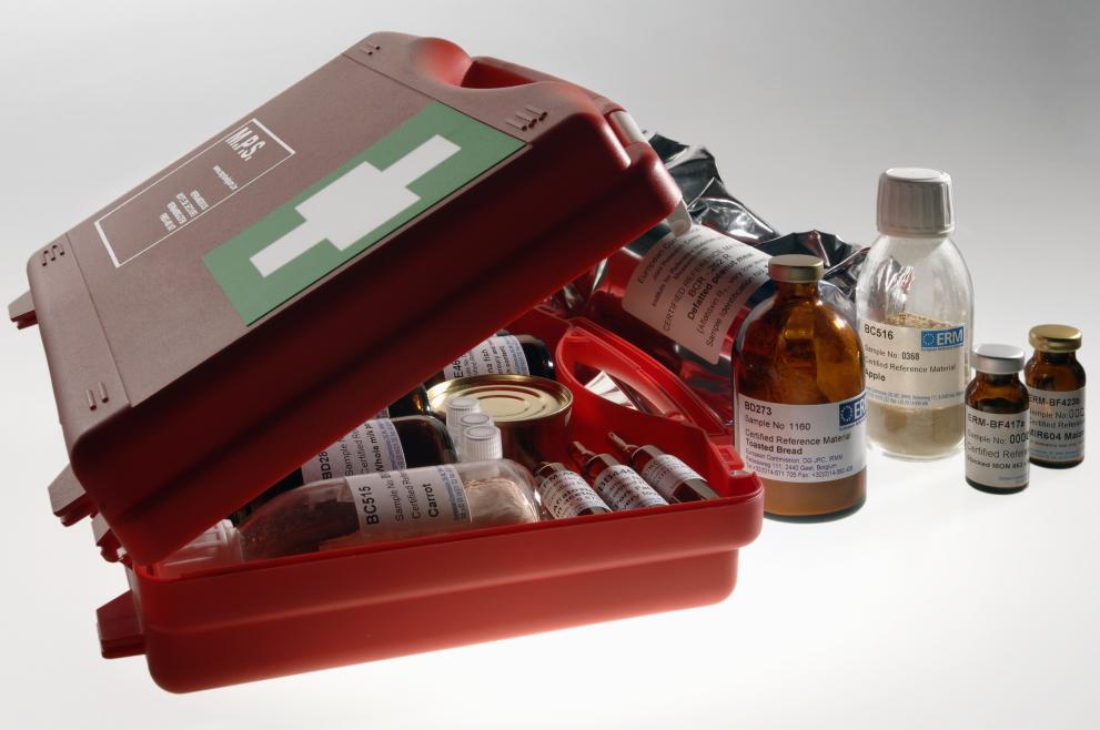 reference_materials_in_first_aid_kit_photo_ndeg19.jpg