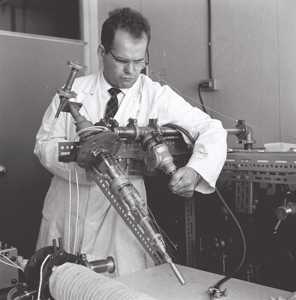 A JRC scientist working on an early prototype of the mechanism in the 1960s