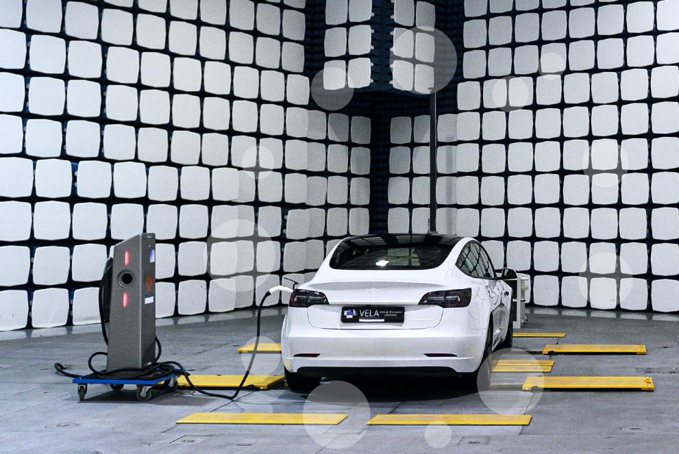 Car beeing tested in a JRC laboratory.
