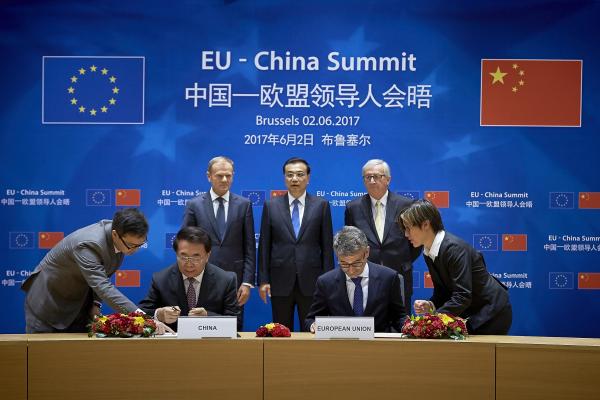 On 2 June 2017, the JRC's Director-General Vladimir Šucha, and Professor Bai Chunli, President of the Chinese Academy of Sciences (CAS), signed a Research Framework Arrangement. The ceremony took place in the framework of the EU-China Summit 2017.